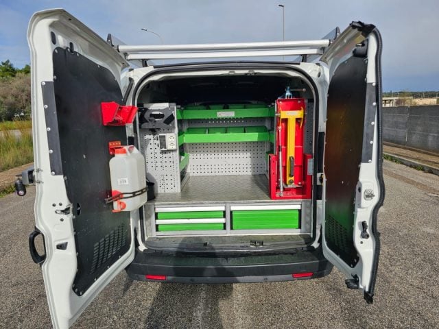 Fiat Doblo 1.6 MJT 105CV S&S PC CARGO ALLESTITO OFFICINA usato a MARUGGIO