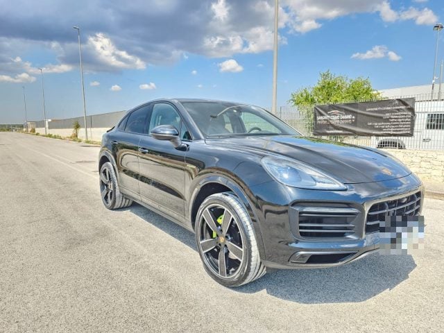 Porsche Cayenne Coupé 3.0 V6 E-Hybrid Platinum Edition - foto 3 di 4