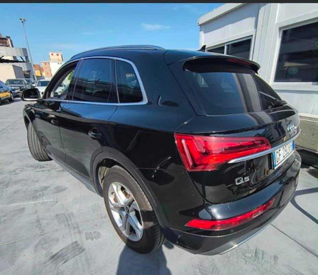 Audi Q5 35 TDI S tronic Business - foto 3 di 4