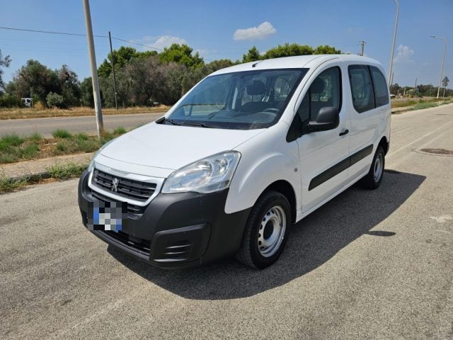 Peugeot Partner TEPEE 1.6 BLUEHDI 75CV ACCESS MIX 5 POSTI N1 usato a MARUGGIO