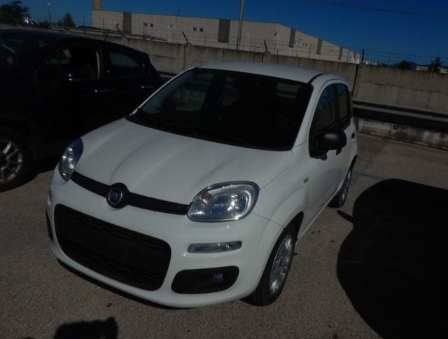 Fiat Panda 1.3 MJT 80CV S&S Easy Van 4 posti, del 2018, 1.998 km, in vendita a Maruggio (TA)