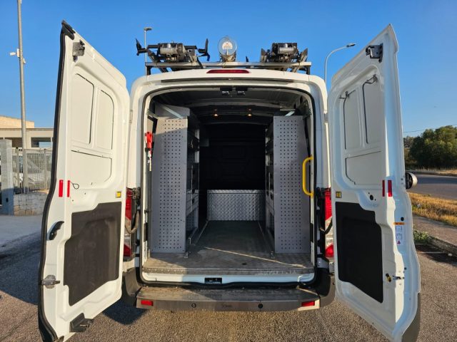 Ford Transit 350 2.0TDCi EcoBlue 130CV 4WD PM-TM ALLESTITO - foto 2 di 4