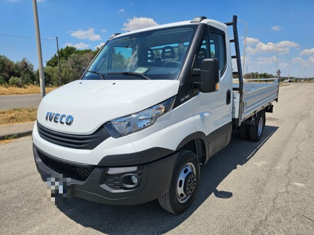 Iveco Daily 35C14H passo 3450 quad-tor RG CASSONE FISSO, del 2019, 97.859 km, in vendita a Maruggio (TA)