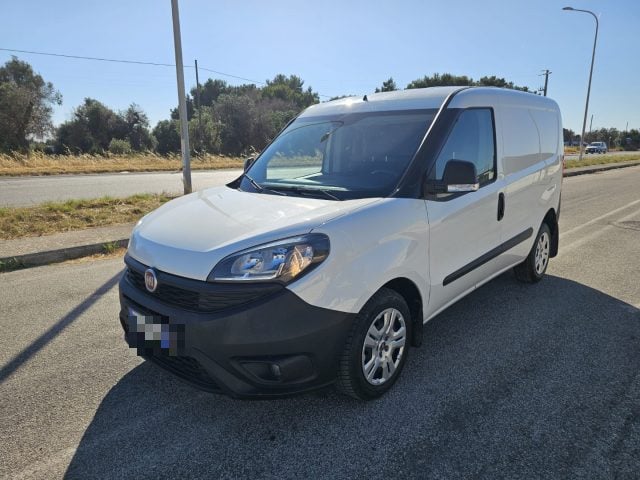 Fiat Doblo 1.6 MJT 105cv S&S PC-TN Cargo Lounge, del 2022, 75.969 km, in vendita a Maruggio (TA)