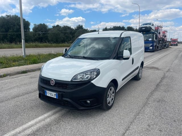 Fiat Doblo CARGO LOUNGE 1.6MJT 120CV S&S PASSO CORTO, del 2020, 47.963 km, in vendita a Maruggio (TA)