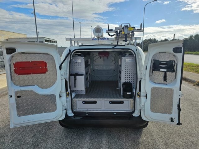 Fiat Fiorino 1.3 MJT 95CV SX ALLESTITO OFFICINA MOBILE, del 2014, 130.258 km, in vendita a Maruggio (TA)