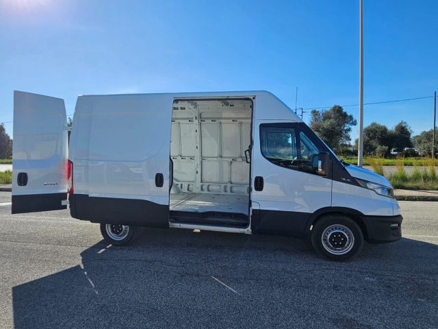 Iveco Daily 35S12V 2.3 HPT PM-TM Furgone Passo 3520 - foto 4 di 4