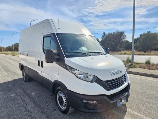 Iveco Daily 35S12V 2.3 HPT PM-TM Furgone Passo 3520 - foto 3 di 4