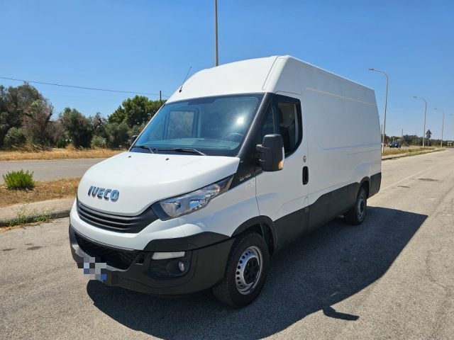 Iveco Daily 35S12V 2.3 HPT L3H2 Furgone Passo 3520, del 2020, 95.785 km, in vendita a Maruggio (TA)