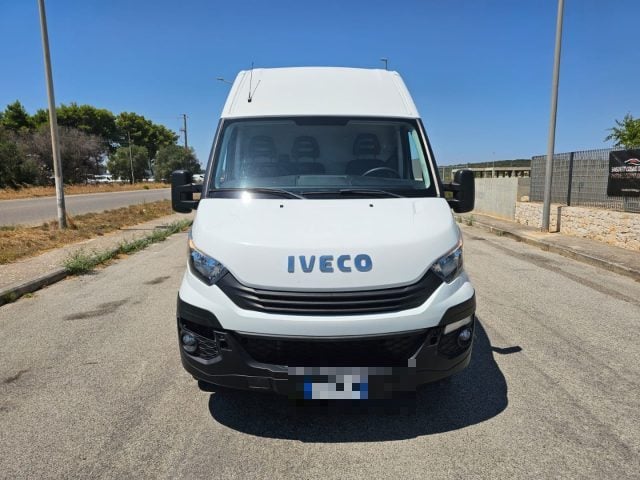 Iveco Daily 35S12V 2.3 HPT L3H2 Furgone Passo 3520 - foto 2 di 4