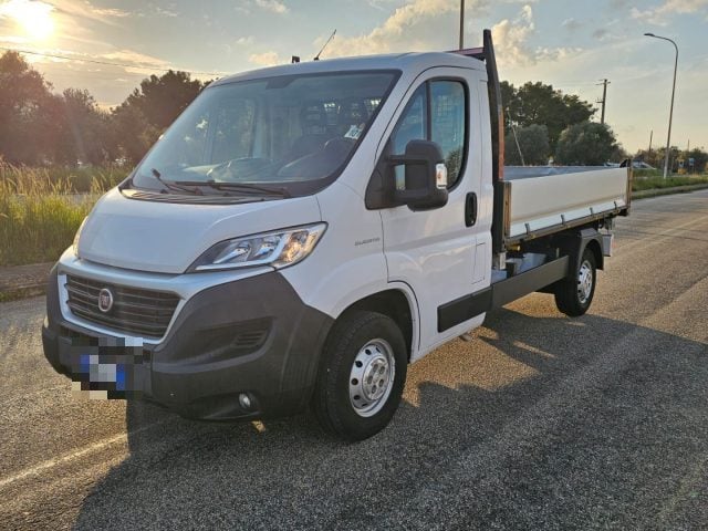 Fiat Ducato 33 2.3 MJT 130CV CASSONE RIBALTABILE TRILATERALE, del 2019, 44.985 km, in vendita a Maruggio (TA)