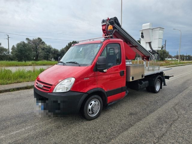 Iveco Ecodaily 35C10 2.3 PIATTAFORMA CON CESTELLO - foto 2 di 4