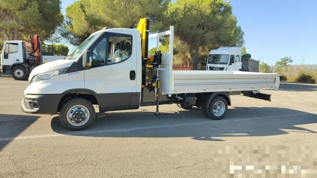 Iveco Daily 35C14H passo 3750 quad-tor RG CASSONE FISSO+GRU, del 2021, 103.959 km, in vendita a Maruggio (TA)