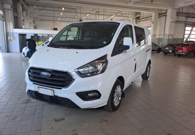 Ford Transit Custom 320 2.0 EcoBlue 130 L2H1 DC Furgone Titanium, del 2022, 193.429 km, in vendita a Maruggio (TA)