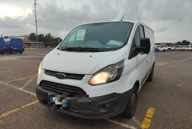 Ford Transit Custom 250 2.0 TDCi L1H1 Furgone Entry, del 2016, 111.854 km, in vendita a Maruggio (TA)