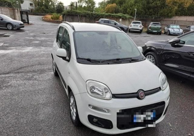 Fiat Panda 1.3 MJT 95 CV S&S LOUNGE AUTOVETTURA - foto 2 di 4