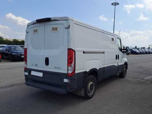 Iveco Daily 33S16V 2.3 HPT PM-TN Furgone - foto 3 di 4