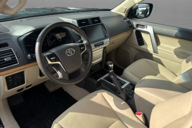 Toyota Land Cruiser 2.8 D4-D A/T 5 porte Executive - foto 3 di 4