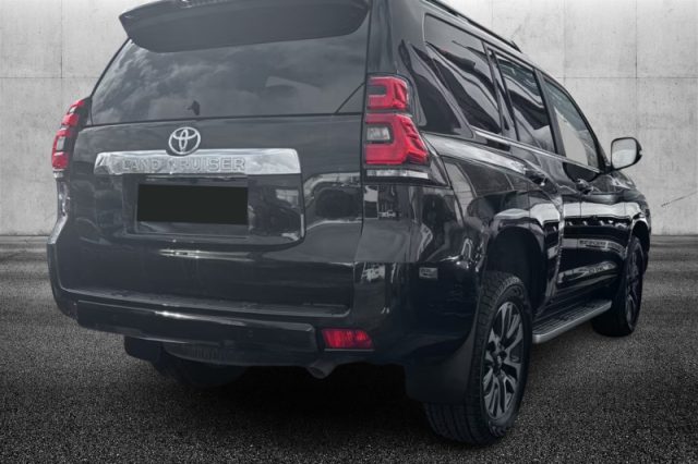 Toyota Land Cruiser 2.8 D4-D A/T 5 porte Executive - foto 2 di 4