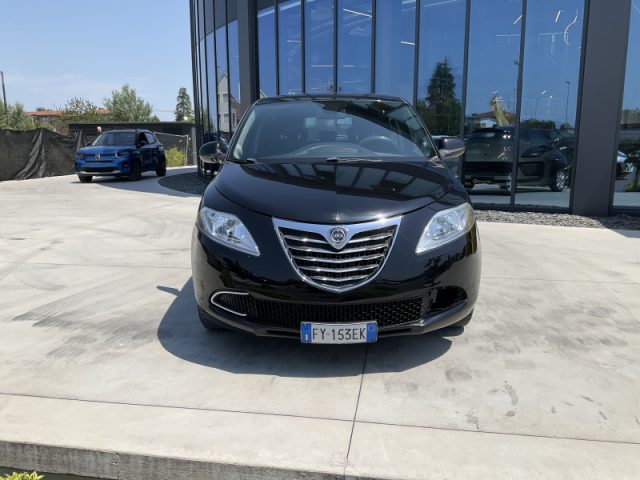Lancia Ypsilon 1.2 69 CV 5 porte Platinum - foto 2 di 4