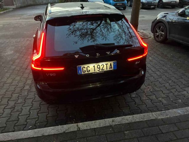Volvo V90 B4 (d) Geartronic Momentum Business Pro - foto 2 di 4