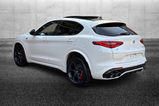 Alfa Romeo Stelvio 2.9 Bi-Turbo V6 510 CV AT8 Quadrifoglio - foto 4 di 4
