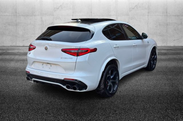 Alfa Romeo Stelvio 2.9 Bi-Turbo V6 510 CV AT8 Quadrifoglio - foto 3 di 4