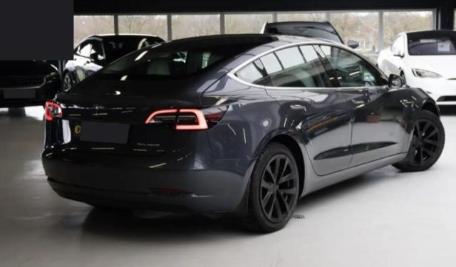 Tesla Model 3 Long Range Dual Motor AWD - foto 4 di 4