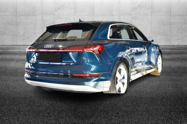Audi e-tron 50 quattro - foto 3 di 4