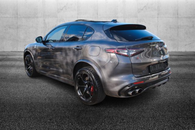 Alfa Romeo Stelvio 2.9 Bi-Turbo V6 510 CV AT8 Quadrifoglio - foto 2 di 4