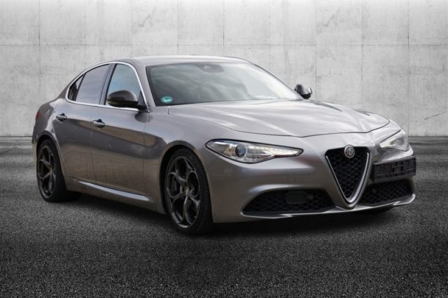 Alfa Romeo Giulia 2.0 Turbo 200 CV AT8 Super - foto 2 di 4