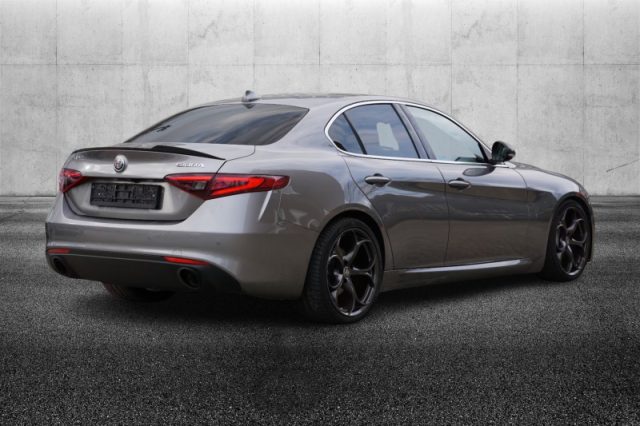 Alfa Romeo Giulia 2.0 Turbo 200 CV AT8 Super - foto 3 di 4