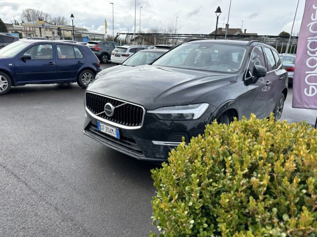 Volvo XC60 B4 (d) Geartronic Momentum Pro - foto 2 di 4