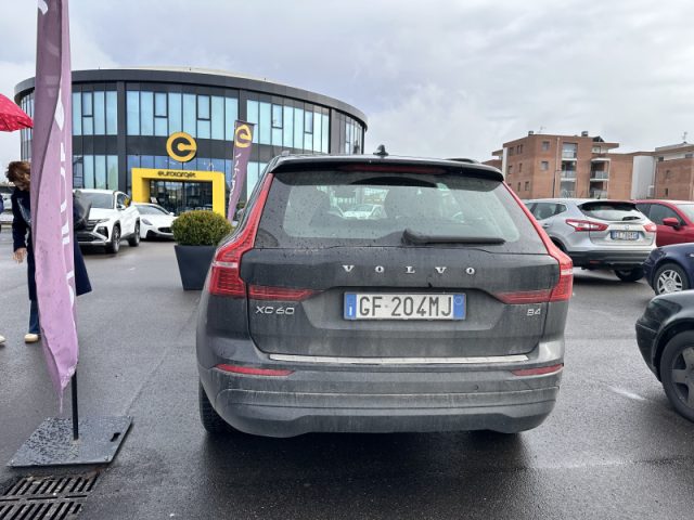 Volvo XC60 B4 (d) Geartronic Momentum Pro - foto 4 di 4