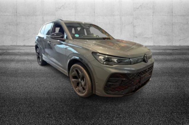 Volkswagen Tiguan 1.5 TSI eHybrid 272 CV DSG R-Line semestrale a PIEVE DI CENTO