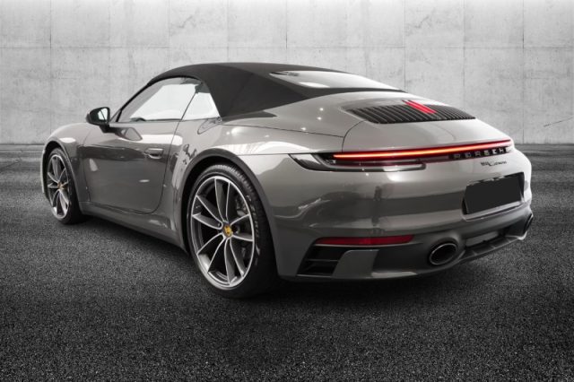 Porsche 911 Carrera Cabriolet - foto 3 di 4