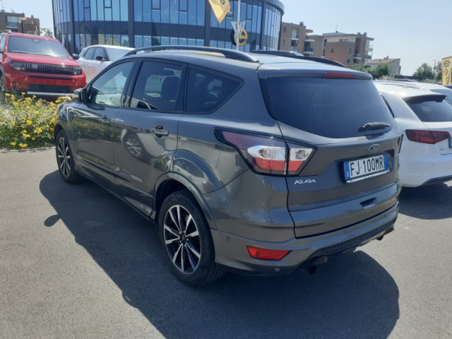 Ford Kuga 1.5 TDCI 120 CV S&S 2WD ST-Line - foto 4 di 4