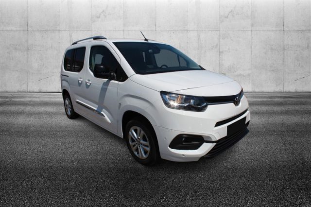 Toyota Proace City Verso 1.5D 130 CV S&S Short D Executive - foto 3 di 4