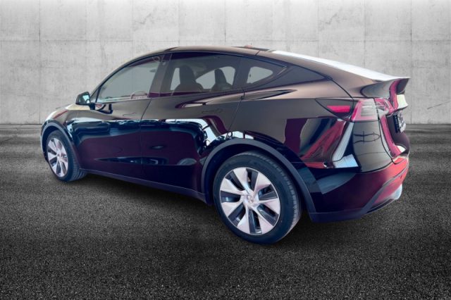 Tesla Model Y Long Range AWD - foto 3 di 4
