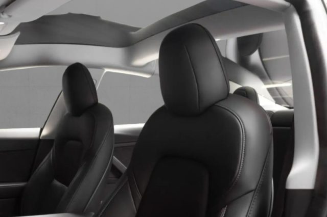 Tesla Model 3 Long Range AWD Performance - foto 4 di 4