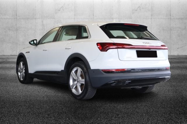 Audi e-tron 50 quattro - foto 3 di 4