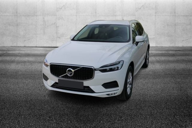 Volvo XC60 B4 (d) AWD Geartronic Momentum Pro, del 2021, 54.200 km, in vendita a Pieve Di Cento (BO)