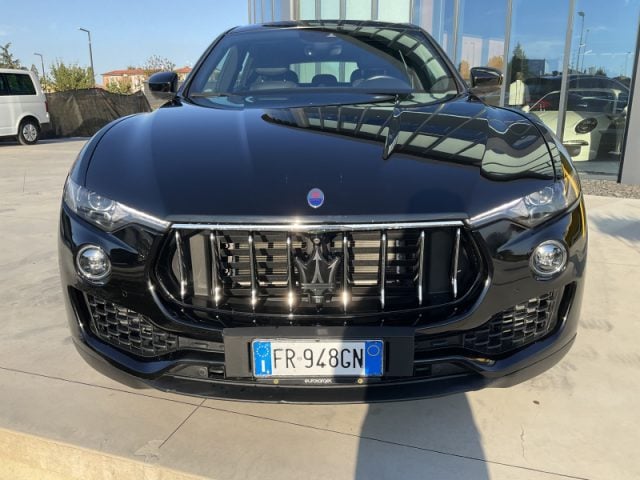 Maserati Levante V6 AWD Nerissimo Edition - foto 2 di 4