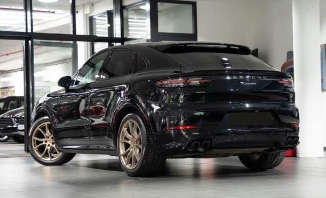 Porsche Cayenne Coupé 3.0 V6 - foto 2 di 4