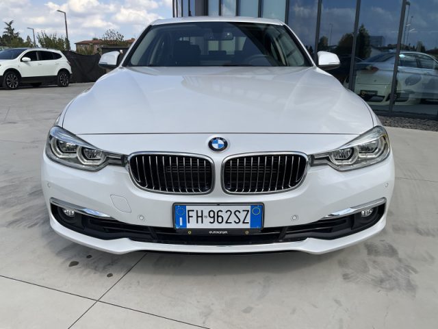 BMW 330 e iPerformance Luxury - foto 3 di 4