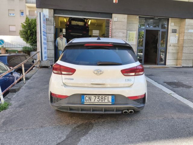 Hyundai i30 1.5 T-GDI iMT 48V 5 porte N-Line - foto 3 di 4