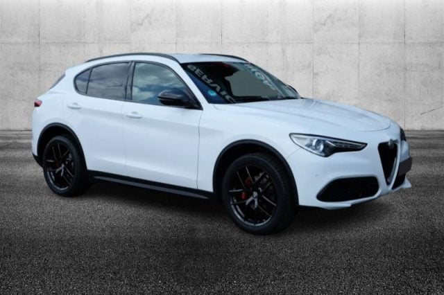 Alfa Romeo Stelvio 2.0 Turbo 200 CV AT8 Q4 B-Tech - foto 2 di 4