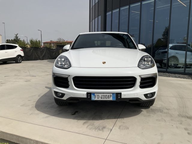 Porsche Cayenne 3.0 Diesel - foto 2 di 4