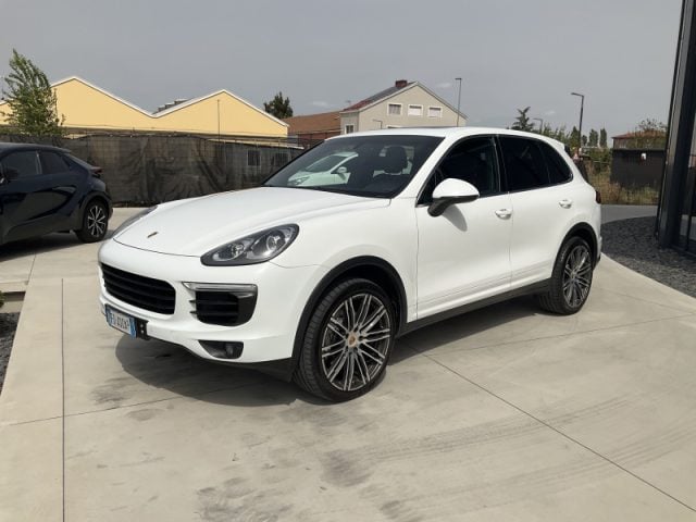 Porsche Cayenne 3.0 Diesel - foto 3 di 4