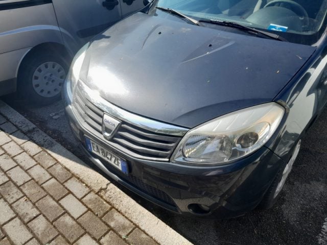 Dacia Sandero 1.4 8V GPL Lauréate, del 2010, 192.800 km, in vendita a Pieve Di Cento (BO)
